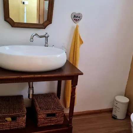 Turisticna Kmetija Hisa Ob Gozdu Pri Ptuju * Ptuj