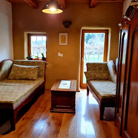 Turisticna Kmetija Hisa Ob Gozdu Pri Ptuju Vakantiehuis Ptuj