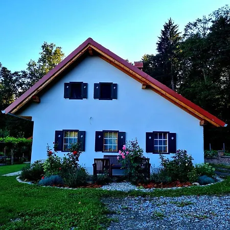 Turisticna Kmetija Hisa Ob Gozdu Pri Ptuju * Ptuj