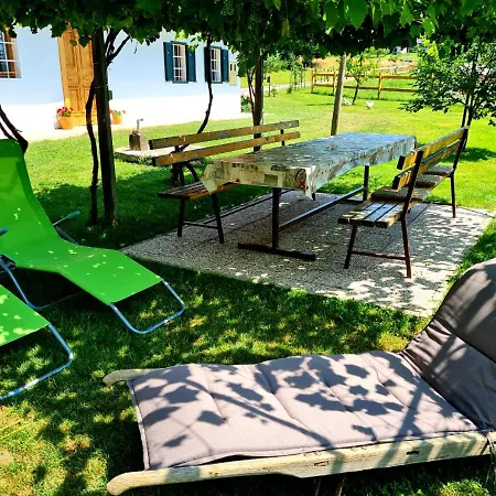 Turisticna Kmetija Hisa Ob Gozdu Pri Ptuju *