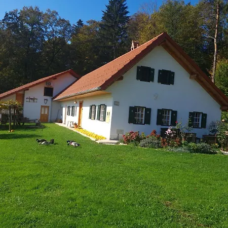 Turisticna Kmetija Hisa Ob Gozdu Pri Ptuju *