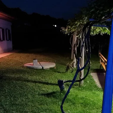 Nyaraló Turisticna Kmetija Hisa Ob Gozdu Pri Ptuju Potony