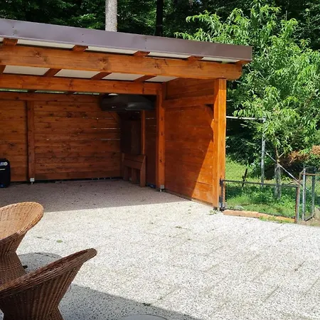 Feriehus Turisticna Kmetija Hisa Ob Gozdu Pri Ptuju