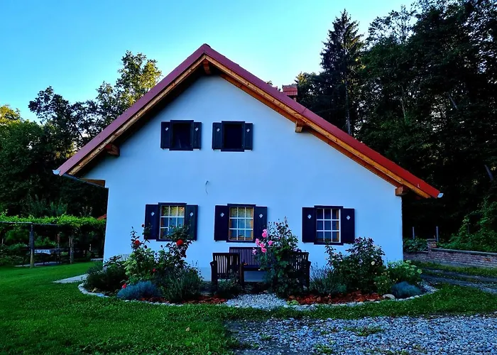 Turisticna Kmetija Hisa Ob Gozdu Pri Ptuju * Ptuj