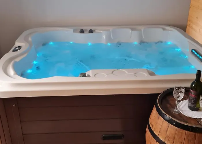 Semesterbostad Turisticna Kmetija Hisa Ob Gozdu Pri Ptuju