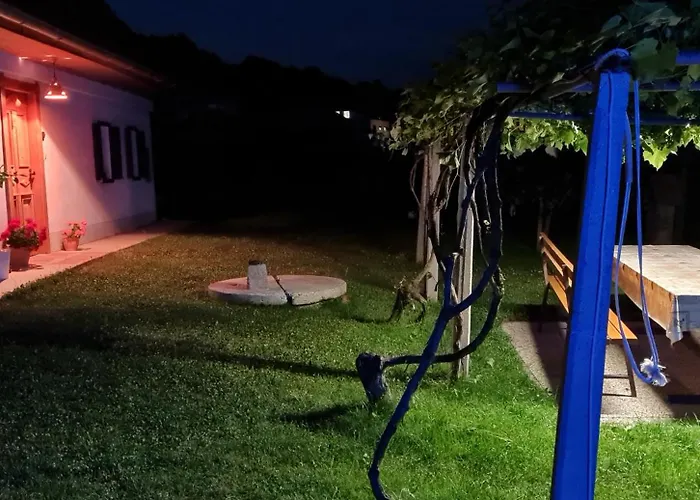 Semesterbostad Turisticna Kmetija Hisa Ob Gozdu Pri Ptuju Ptuj