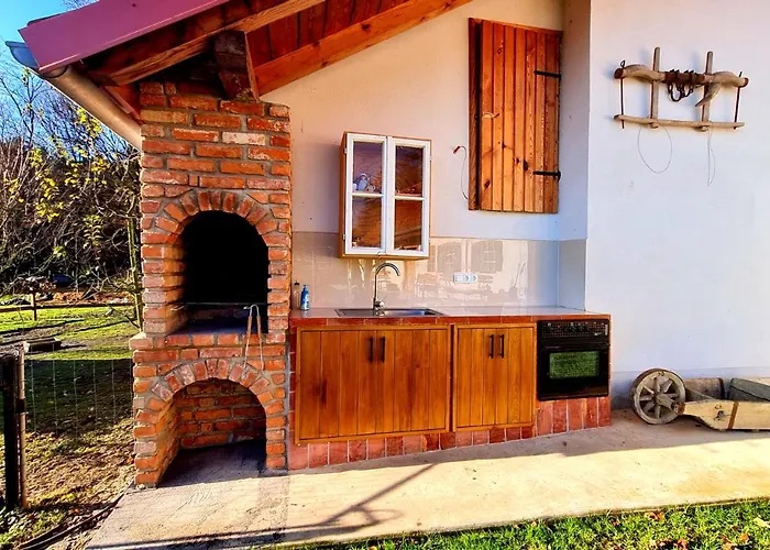 Turisticna Kmetija Hisa Ob Gozdu Pri Ptuju Semesterbostad