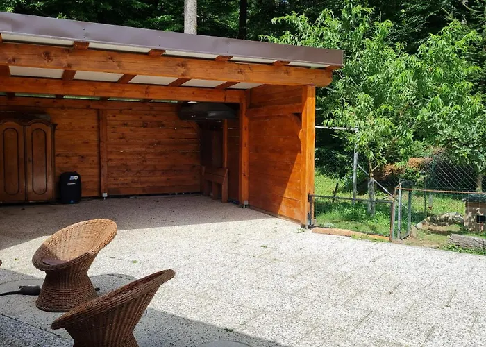 Semesterbostad Turisticna Kmetija Hisa Ob Gozdu Pri Ptuju